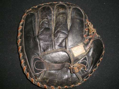 Victor, Wright & Ditson Catchers Mitt Black Back